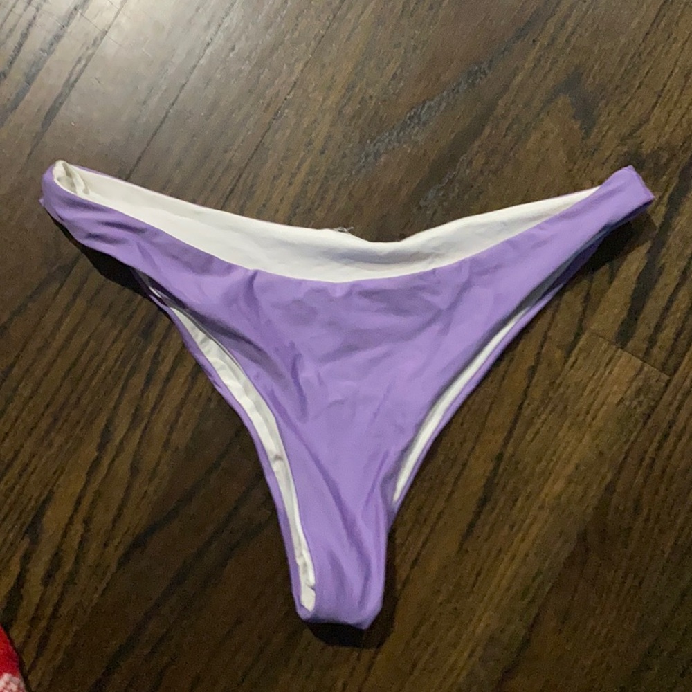 Reversible bikini bottoms